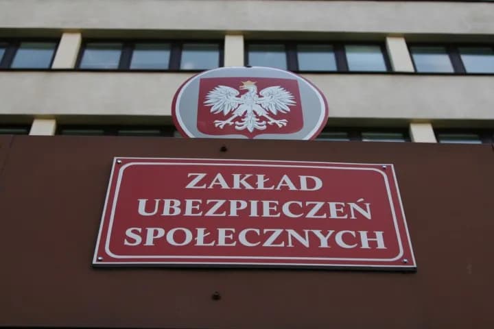 Co daje fundusz emerytur pomostowych? Odkryj korzyści i zasady